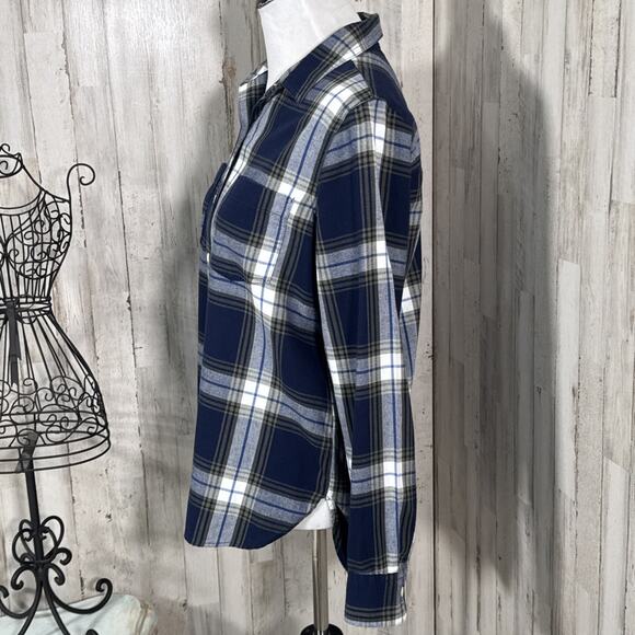 Old Navy Classic Navy And Ivory Plaid Flannel Size Medium - Picture 2 of 14